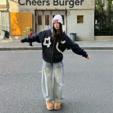 批发美式复古弯刀牛仔裤女春季2026新款低腰宽松直筒阔腿拖地镰刀裤子