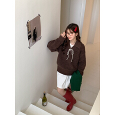 批发（杜思蒙服饰）21945-“宝藏衣橱”2025韩系时尚翻领系绳休闲<b class='q'>毛衣</b>