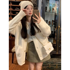 批发奶fufu慵懒风白色马海毛毛衣外套<b class='q'>女</b>秋冬中长款v领浣熊绒针织<b class='q'>开衫</b>