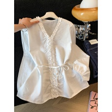 批发白色V领花边绑带<b class='q'>衬衫</b>女2026新款春夏薄款微透防晒罩衫长袖上衣潮
