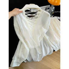 批发设计感镂空露背<b class='q'>蕾丝</b>拼接衬衫女2026新款<b class='q'>套装</b>宽松显瘦休闲三件套