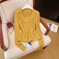 批发实拍性感v领<b class='q'>镂空</b>气质针织女春季新款设计感亮片洋气显瘦百搭上衣