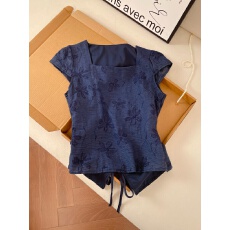 批发实拍法式碎花方领显瘦短袖<b class='q'>衬衫</b>女夏季新款设计感后背绑带收腰上衣