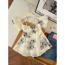 批发实拍复古水墨画性感一字肩上衣女夏季新款显瘦泡泡袖洋气飘带衬衫