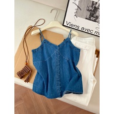 批发实拍港风复古水洗吊带<b class='q'>牛仔</b>上衣女夏季新款洋气显瘦外穿露肩衬衫