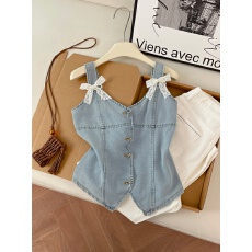 批发实拍性感v领蝴蝶结<b class='q'>牛仔</b>吊带女夏季新款设计感褶皱显瘦无袖衬衫