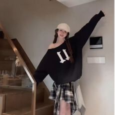 批发斜领曼巴棉300克 后包领彩色内外同色印花长袖宽松<b class='q'>套头卫衣</b><b class='q'>女</b>