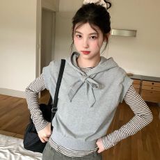 批发韩系复古秋新款蝴蝶结连帽卫衣马甲女+条纹打底衫设计感叠穿<b class='q'>上衣</b>