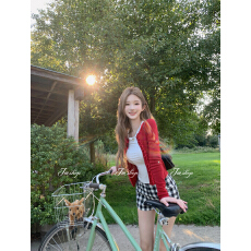 批发已出货 <b class='q'>秋</b>季新款纯欲拼接花边外套上衣