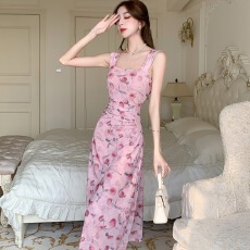 批发已出货 吊带<b class='q'>连衣裙</b>女夏季法式茶歇气质绝美高级感收腰显瘦长裙子