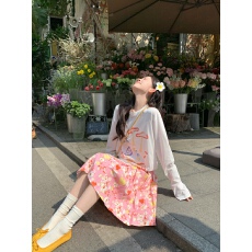 批发已出货 设计感小众斜领露肩<b class='q'>短袖</b><b class='q'>t</b><b class='q'>恤</b>女夏季宽松显瘦慵懒罩衫