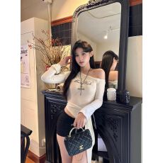 批发已出货 性感印花露肩长袖<b class='q'>T</b><b class='q'>恤</b>气质显瘦短款系带上衣女