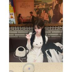 批发已出货 <b class='q'>可爱</b>印花白色打底衫女秋冬内搭修身显瘦长袖t恤辣妹上衣