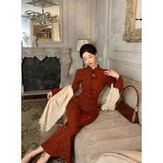 批发已出货 日常可穿红色暗纹端庄大气长袖连衣裙女秋<b class='q'>冬</b>超好看