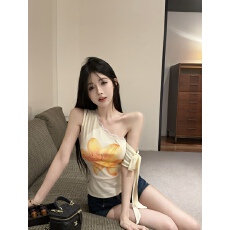 批发已出货 不规则露肩绑带蕾丝边短袖<b class='q'>T</b>修身显瘦设计感别致印花上衣