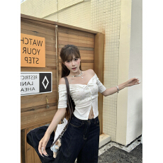 批发已出货 甜辣风设计感碎花一字肩<b class='q'>T</b><b class='q'>恤</b>女装夏季减龄假两件上衣