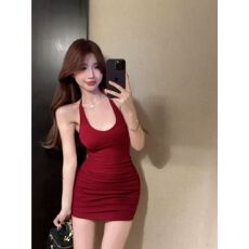 批发已出货 挂脖吊带连衣裙女2025<b class='q'>夏</b>季新款法式心机修身显瘦包臀短裙