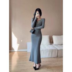 批发已出货 设计感蕾丝V领针织上衣褶皱修身包臀裙女秋冬套装