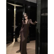 批发已出货 棕红色长袖<b class='q'>连衣裙</b>女新年战袍<b class='q'>修身</b>收腰显身材气质长裙子