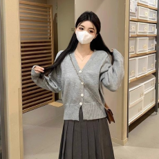 批发已出货 v领针织<b class='q'>开衫</b><b class='q'>毛衣</b>新款胖妹妹高腰显瘦慵懒风修身外穿