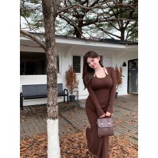 批发已出货 小妈裙纯欲风性感包臀长裙紧身秋冬御姐收腰气质修身裙