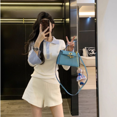 批发已出货 2026年新款春季打底<b class='q'>针织衫</b>女韩版设计感喇叭长袖毛衣百搭