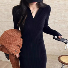 批发已出货 Polo领针织<b class='q'>连衣裙</b>春高级感复古修身内搭打底<b class='q'>开叉</b>包臀裙