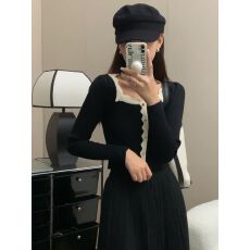 批发已出货 修身法式方领长袖时尚打底针织衫上衣洋气毛衣女内搭