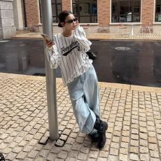 批发已出货 美式字母刺绣球衣风圆领卫衣棒球服女