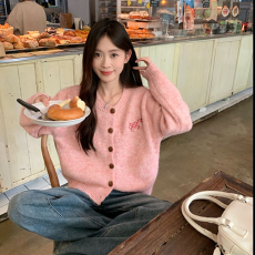 批发已出货 小狗贴布针织开衫女春秋宽松外搭小香风上衣漂亮毛衣外套