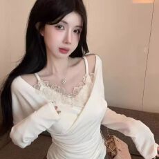 批发已出货 设计感拼接交叉V领立体<b class='q'>花朵</b>假两件<b class='q'>T</b><b class='q'>恤</b>内搭打底衫女秋冬款