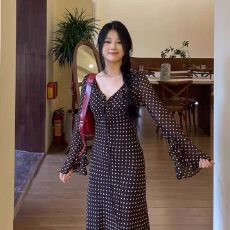 批发已出货 秋冬季法式长袖复古波点喇叭袖修身新款高级感收腰长裙子