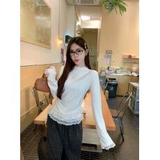 批发已出货 蕾丝拼接长袖T恤女秋季温柔风内搭保暖修身抽绳上衣