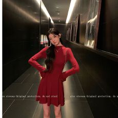 批发已出货 新年战袍半高领长袖连衣裙女<b class='q'>春</b>秋季修身短裙百褶裙子