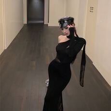 批发已出货 法式黑色露肩<b class='q'>长袖</b>女新款气质收腰设计感御姐包臀长裙子