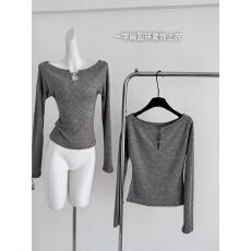 批发已出货 浅灰色圆环装饰针织上衣女秋设计感一字肩长袖修身打底衫