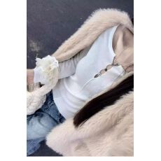 批发已出货 韩系休闲设计感小众修身针织<b class='q'>打底衫</b>女新款内搭小扣子上衣