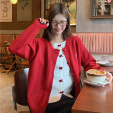 批发已出货 撞色刺绣假两件长袖<b class='q'>针织衫</b>女装2026年春季百搭休闲上衣