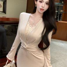 批发已出货 蕾丝V领连衣裙女2025秋<b class='q'>冬</b>新款御姐性感收腰礼服长裙