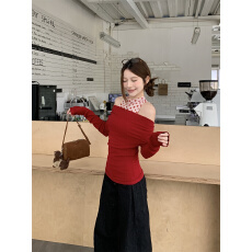 批发已出货 一字肩针织衫女装<b class='q'>冬</b>季挂脖爱心印花背心两件套