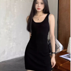 批发已出货 2026新款显瘦短款针织<b class='q'>裙</b><b class='q'>修身</b>性感包臀成熟连衣<b class='q'>裙</b>女背心<b class='q'>裙</b>