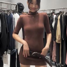 批发已出货 修身连衣裙女<b class='q'>冬</b>季新款辣妹纯欲气质收腰显瘦包臀短裙