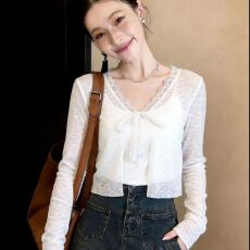 批发已出货 夏季薄款白色蕾丝<b class='q'>开衫</b>防晒衣女外搭罩衫配裙子<b class='q'>短款</b>系带V领