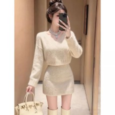 批发高级感小香风V领针织套装女秋冬小个子慵懒气质毛衣包臀裙两件套