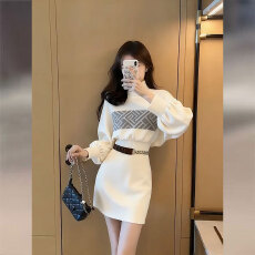 批发法式白色<b class='q'>卫衣</b><b class='q'>连衣裙</b>女新款爆款秋季小个子轻熟风气质收腰短裙