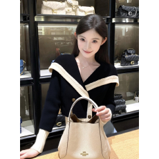 减龄甜美设计感海军领内搭上衣气质高级感黑色拼接双排扣毛衣女冬