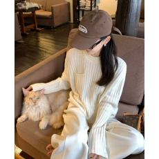 批发老钱风圆领套头毛衣女秋冬氛围感穿搭韩系慵懒宽松针织<b class='q'>衫</b>内搭上衣