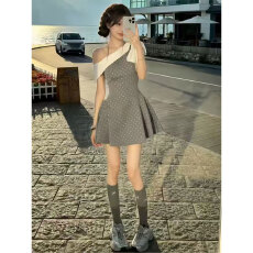 批发灰色波点斜肩连衣裙子女2026夏季新款韩系法式高级感收腰蓬蓬<b class='q'>短裙</b>