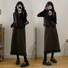 批发大码2026早<b class='q'>春</b>新款小香风套装裙女复古毛边马甲半身裙三件套