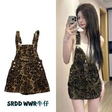 批发多巴胺辣妹豹纹牛仔背带<b class='q'>裤裙</b>女2025新款减龄设计感包臀A字<b class='q'>连体</b>裙